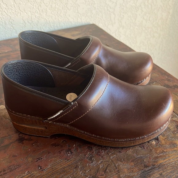 Size 40 Brown Dansko Clogs - Picture 3 of 7